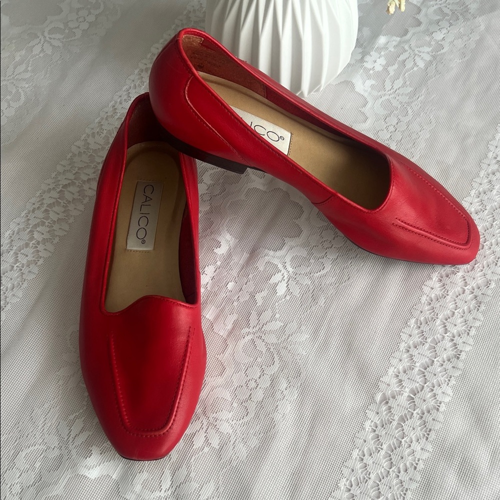 CALICO RED heeled flats loafers size 7.5